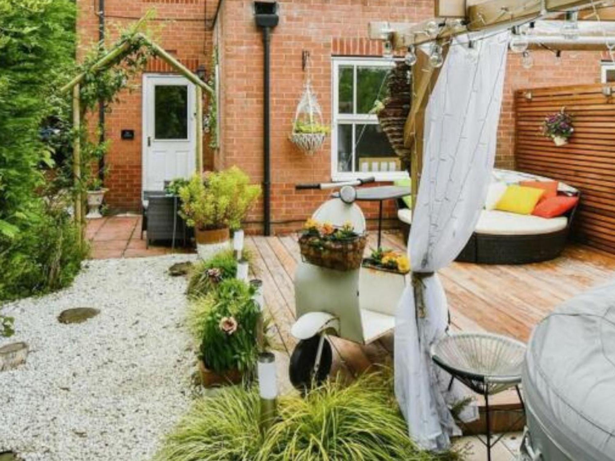 Cosy Garden Flat, Private Hot Tub & Four Poster Bed Apartment York Bagian luar foto